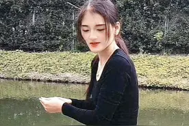 夺命河堤！31岁钓鱼女网红夫妻溺亡，网友：愿天堂没有鲫鱼图片