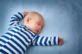 注意！哄宝宝睡觉，这3种哄睡方法危害健康，很多宝妈还在用图片