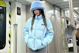 被杭州街拍惊艳了！满街都是“冬服+瑜伽裤”，洋气时髦又保暖图片