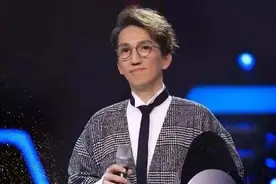 有作品的林志炫，为何口碑越来越差，看看他做的事，就不奇怪了图片