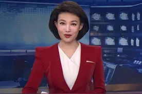 为什么新闻联播主持人从不低头念稿，他们全背下来了吗？来涨知识图片