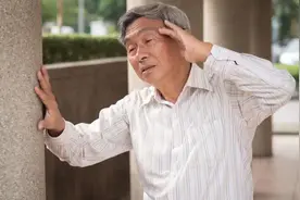 医生提醒：脑梗发生前，会有这3个征兆，别不当回事图片