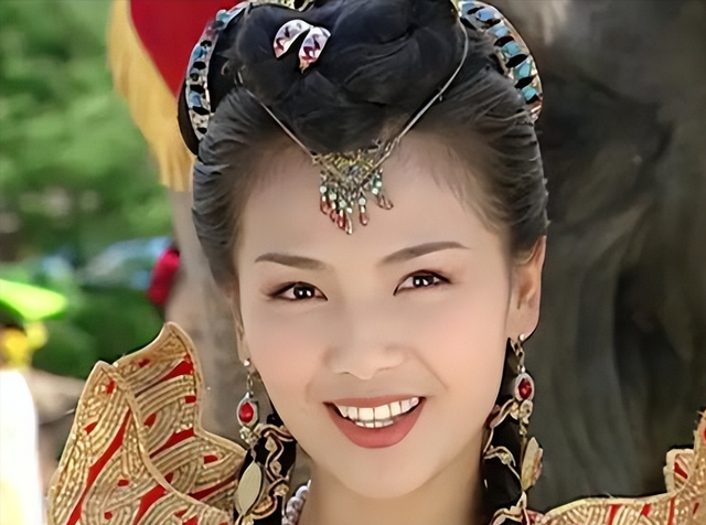 事实证明，“国民女神”刘涛，已经走上了另外一条“不归路”