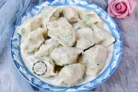 包韭菜饺子时，调馅牢记“3放3不放”，韭菜不出水不烧心，特香图片