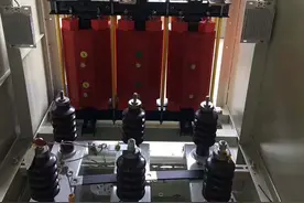 10kV隔离开关柜手车无法摇到试验位置？这是什么问题？怎么处理图片