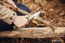 徒步、登山、穿越、探险，进入荒野时应该始终携带的14种生存工具图片