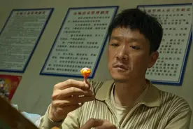 狂飙：看懂老默为啥爱吃棒棒糖，就明白他的悲剧从一开始就已注定图片