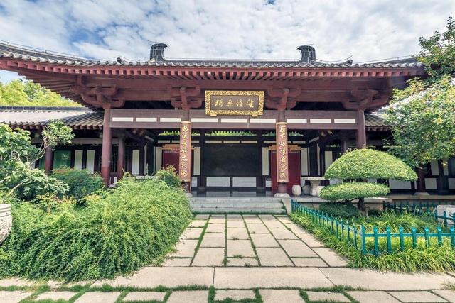 �峯���ʺ�ĵܵ����r��Ϊ��ҪͶ���Լ���Ԩ