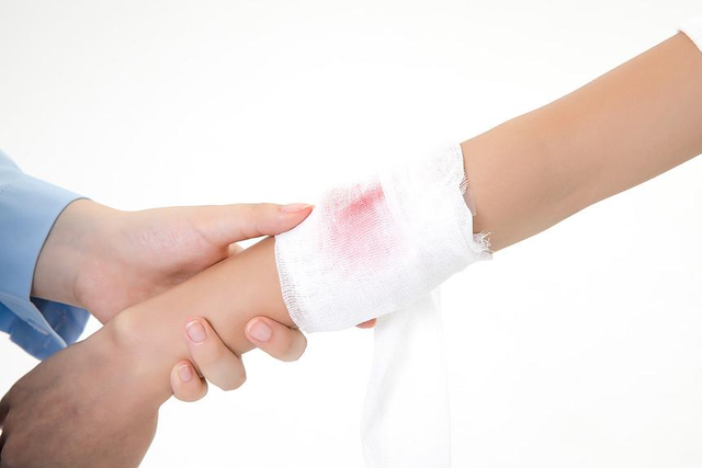 鍙椾激鍚庤杩欎箞鍋氾紝鎵嶈兘閬垮厤鑹茬礌娌夌潃