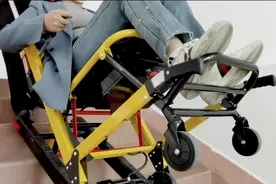 爬楼机器人在一线城市火爆，造福行动不便老人图片