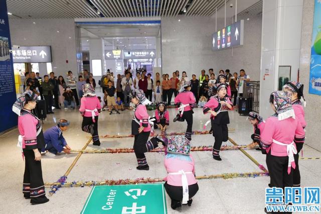 贵阳“一场两站” 非遗快闪让游客邂逅“多彩贵州”