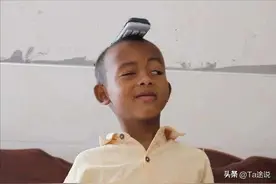 2010年，黑人男孩遭抛弃，被中国奶奶抚养成人：挣钱都给奶奶花！图片