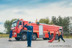 庆“八·一”，忆军旅，寻初心｜乌审旗赛汗路消防救援站开展《我与军装照》故事分享会图片