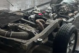 拉来一辆46万公里的丰田老霸道，全车拆散大翻修，重造复活变新车图片