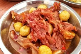 大嫂第一次吃农村酒席吐槽菜品太差，宾客：不收礼金你还想咋样？图片