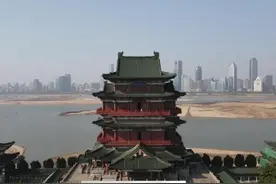 中国三大名楼之首滕王阁里长什么样？图片