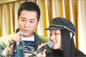 8次登春晚却作死入狱，现55岁无人过问，一代歌王沦落到商演为生图片