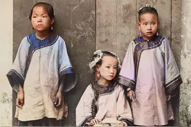 裹脚的千金，光脚的丫鬟，清末三个不同命运的女孩合影图片