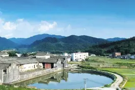 俗话“门前坟屋后水，家败人亡子不归”，何意？是否危言耸听图片