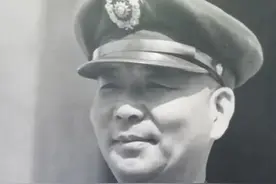 胡琏3次逃脱粟裕的包围，晚年致力于考博，醒悟道：土木不及一粟图片