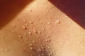 大夏天还要“捂着汗”减肥 出汗多真的代表减得快？图片