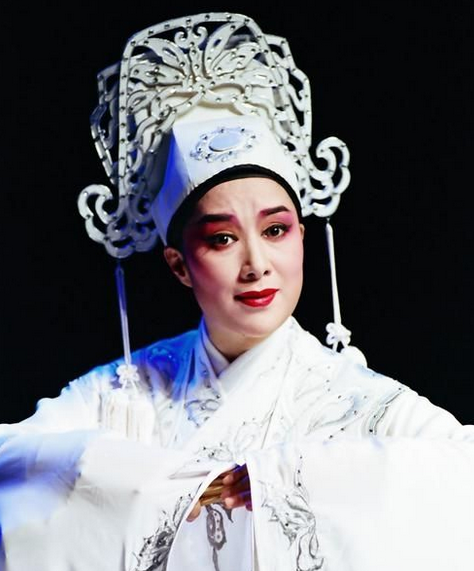 《笑傲江湖》里的东方不败到底是男是女(东方不败是男是女?) - 冷求网