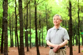 给椎体骨头灌“水泥”图片