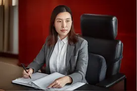 浙江女富豪陈小英：把申通卖给马云套现146亿，今卖雨伞又赚200亿图片