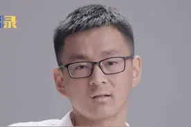 高考结束，全班倒数第一考上上海大学，他却说：我恨班主任一辈子图片