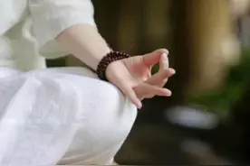 打坐冥想时，我是如何消除杂念的图片