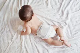 穿“开裆裤”和穿“纸尿裤”长大的孩子有几点不同，家长们要重视图片