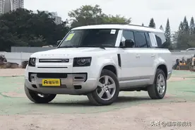新车｜比揽胜还长306毫米，三排八座布局，路虎卫士130新版本到店图片