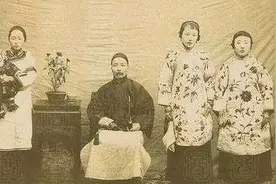 晚清通房丫鬟，站在饭桌前伺候丈夫24年，直到儿子高中才得以入席图片