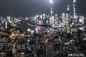 世界地标建筑被闪电击中瞬间，太美了图片