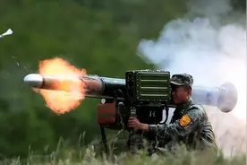 解放军步兵班，火力到底有多强？12人拿8种不同武器图片