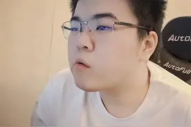 难怪韦神急着退役，老婆深夜晒图，生下女儿之后她患上“玉玉”？图片