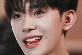 易烊千玺：终于，拉开了与同伴之间的差距图片