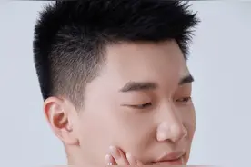 雷蒙妻子晒婚纱照背后？雷蒙赚了多少钱？雷蒙鲜为人知的故事曝光图片