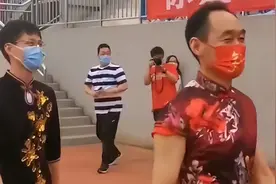 男人穿旗袍寓意“旗开得胜”？我只看到了迷信与“娘炮”图片