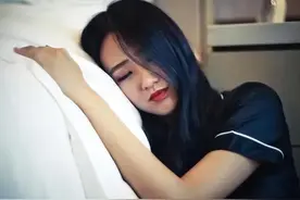 广东男子拍下妻子偷欢视频发到家人群，致其自杀！法院：不违法图片