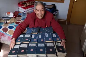 山西农民张喜才：苦练书法50年，8年抄完四大名著，被批无意义图片