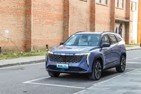 博越L：一箱油跑1300km！油耗4个多，爆款SUV起售价才12万多！图片