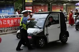 三轮车人性化管理再添一地，非标车允许上路，但3种行为不能有图片