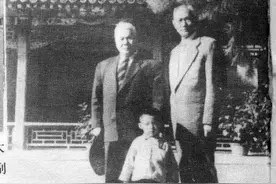 红军二万五千里长征，源于一个乞丐提供的绝密情报，关系红军命运图片