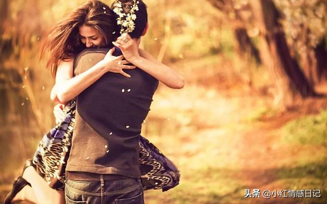 情感美文：深爱从不宣扬，思念落至无声