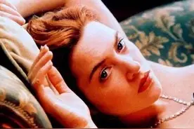 电影《泰坦尼克号》：原来活下来的露丝，记忆里根本就没有杰克图片