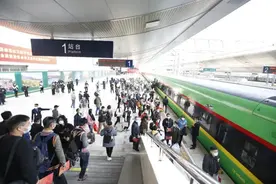 普洱：告别“零铁路” 实现“火车梦”图片