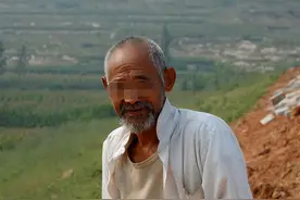 14年富婆看上6旬老汉，想780万求子，警方调监控发现：富婆不一般图片