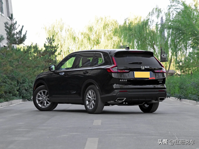 省油实惠的合资SUV，年轻时尚空间大，才16万起，解读本田CRV