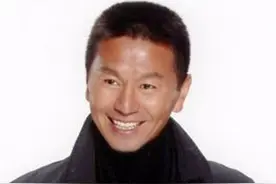 演员吴若甫：事业当红时被绑架，44岁娶22岁妻，用真情感动岳父母图片
